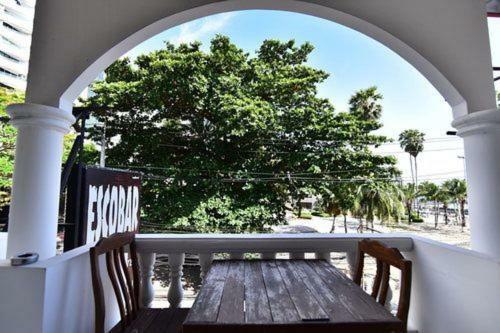 Escobar Guesthouse Jomtien Beach Exterior photo